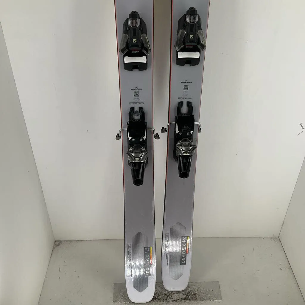 2023 Salomon QST 106 w/ Salomon Strive 14 Bindings