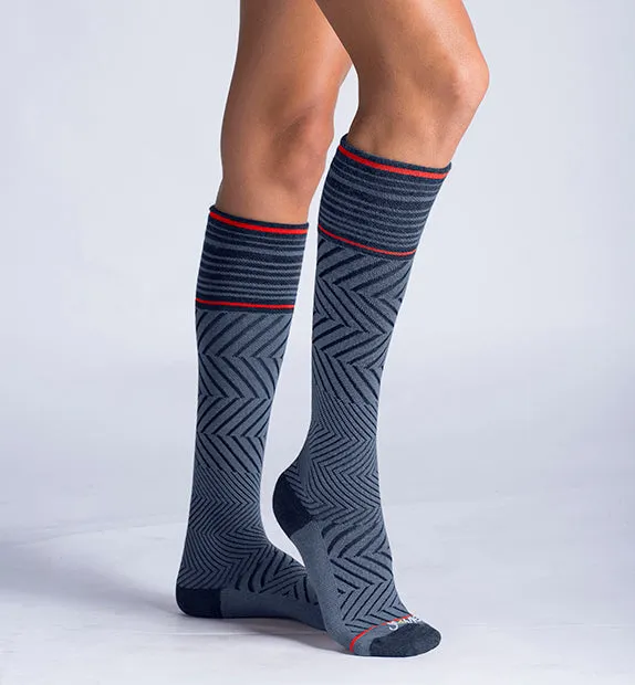 76% Rich Merino Wool Everyday Compression Socks (15-20mmHg) - Zig-Zag