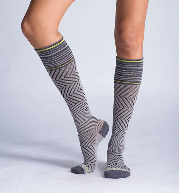 76% Rich Merino Wool Everyday Compression Socks (15-20mmHg) - Zig-Zag