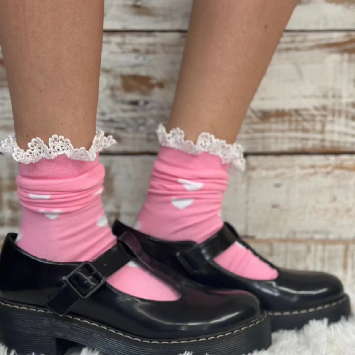 HEARTS DELIGHT  lace top heart ankle sock - pink